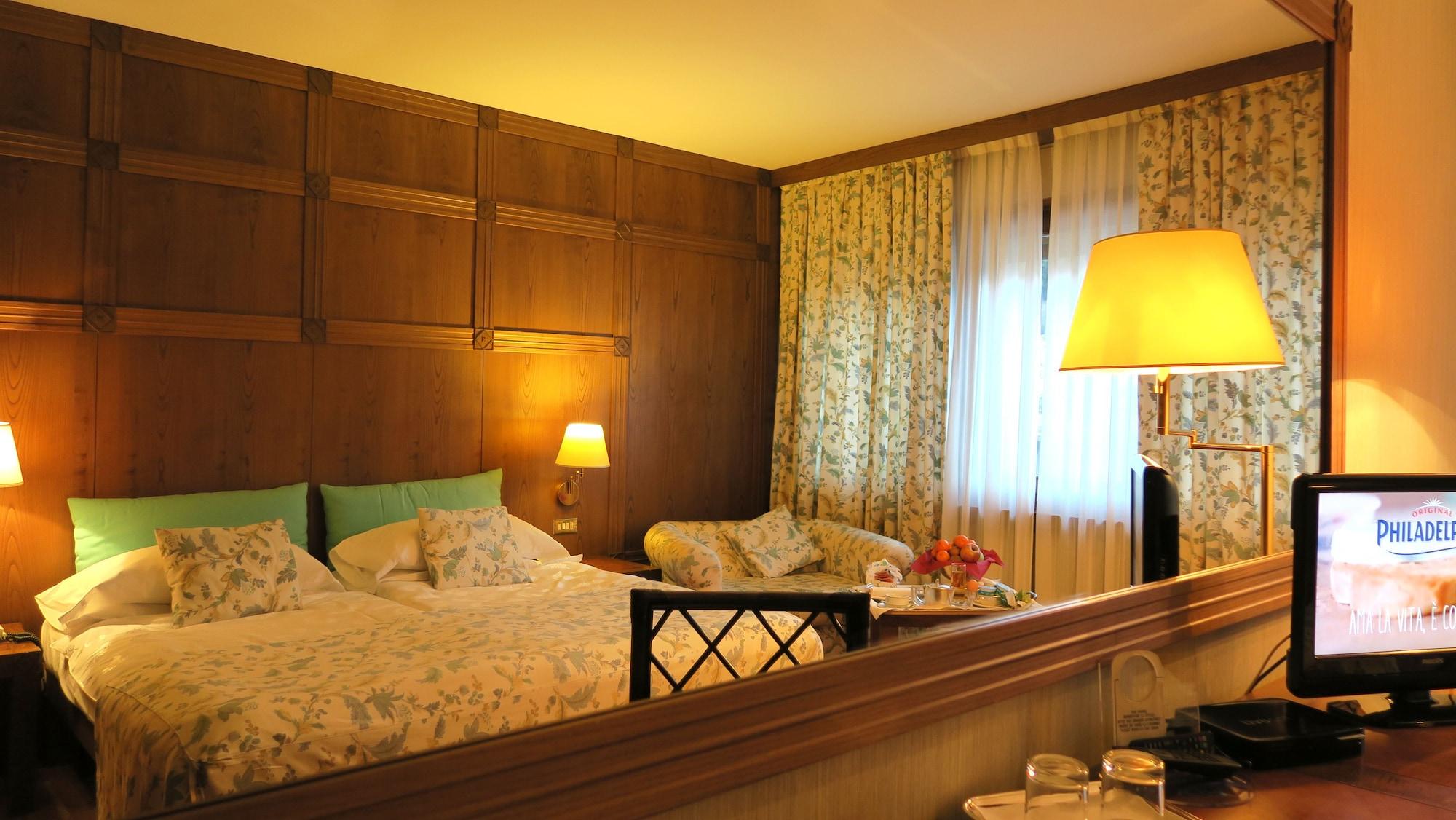 Savoia Palace Hotel Мадонна-ди-Кампильо Экстерьер фото