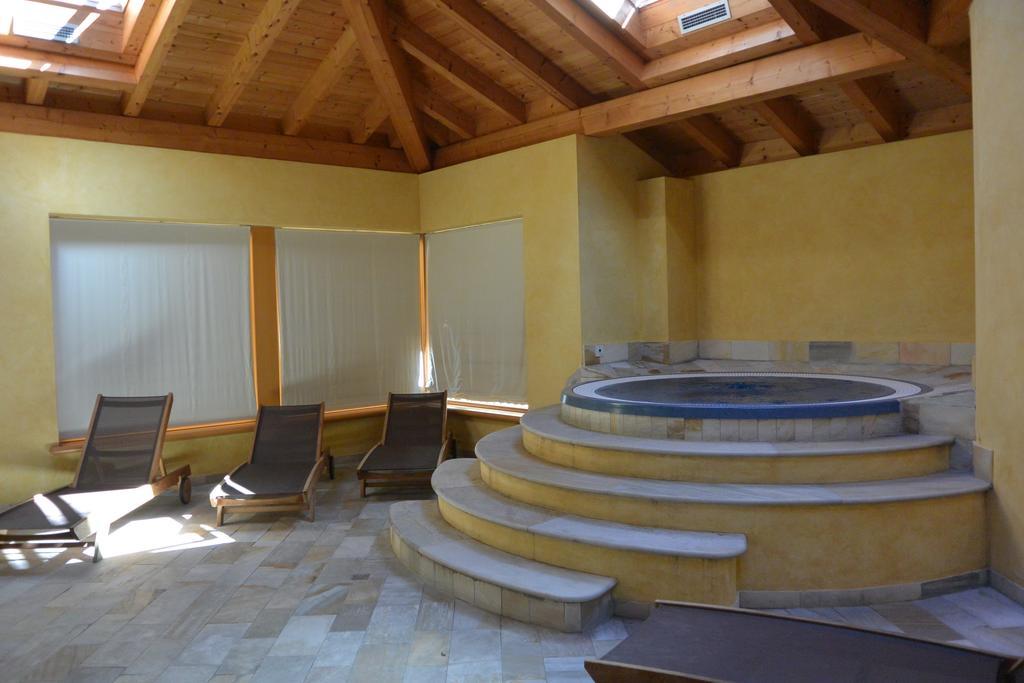 Savoia Palace Hotel Мадонна-ди-Кампильо Экстерьер фото