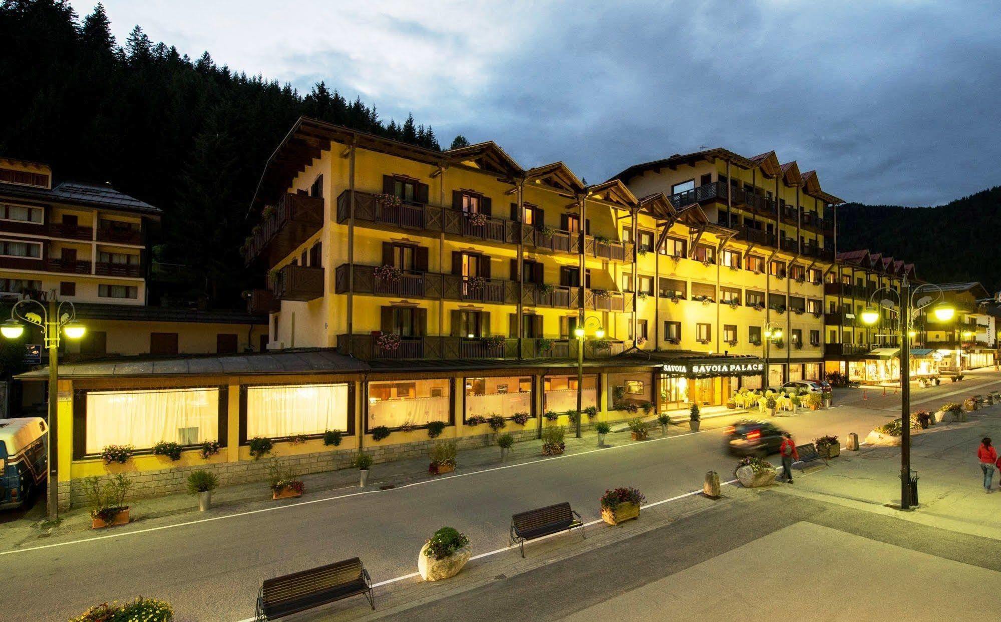Savoia Palace Hotel Мадонна-ди-Кампильо Экстерьер фото